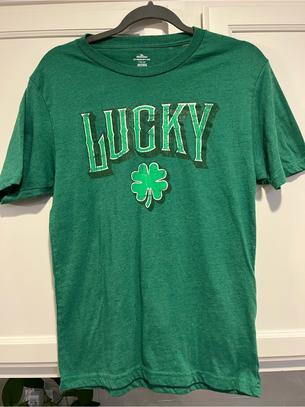 Men's Green 'Lucky' Graphic Short-Sleeve Tee